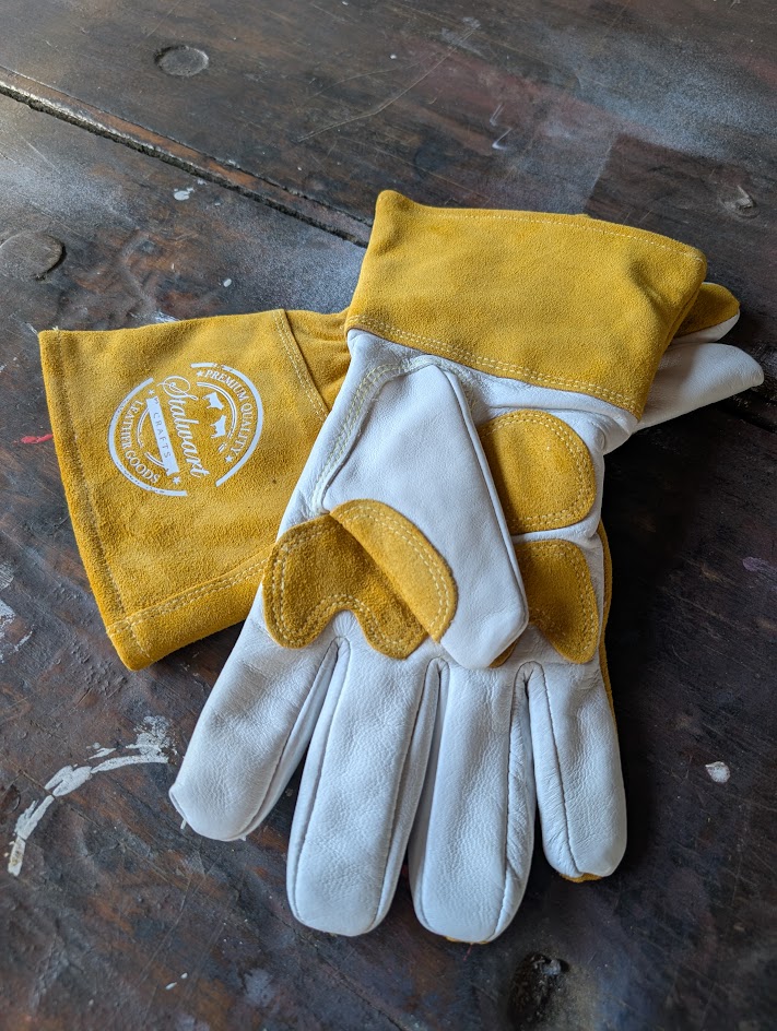 leather apron,leather aprons,leather aprons uk,handcrafted leather aprons,uk aprons