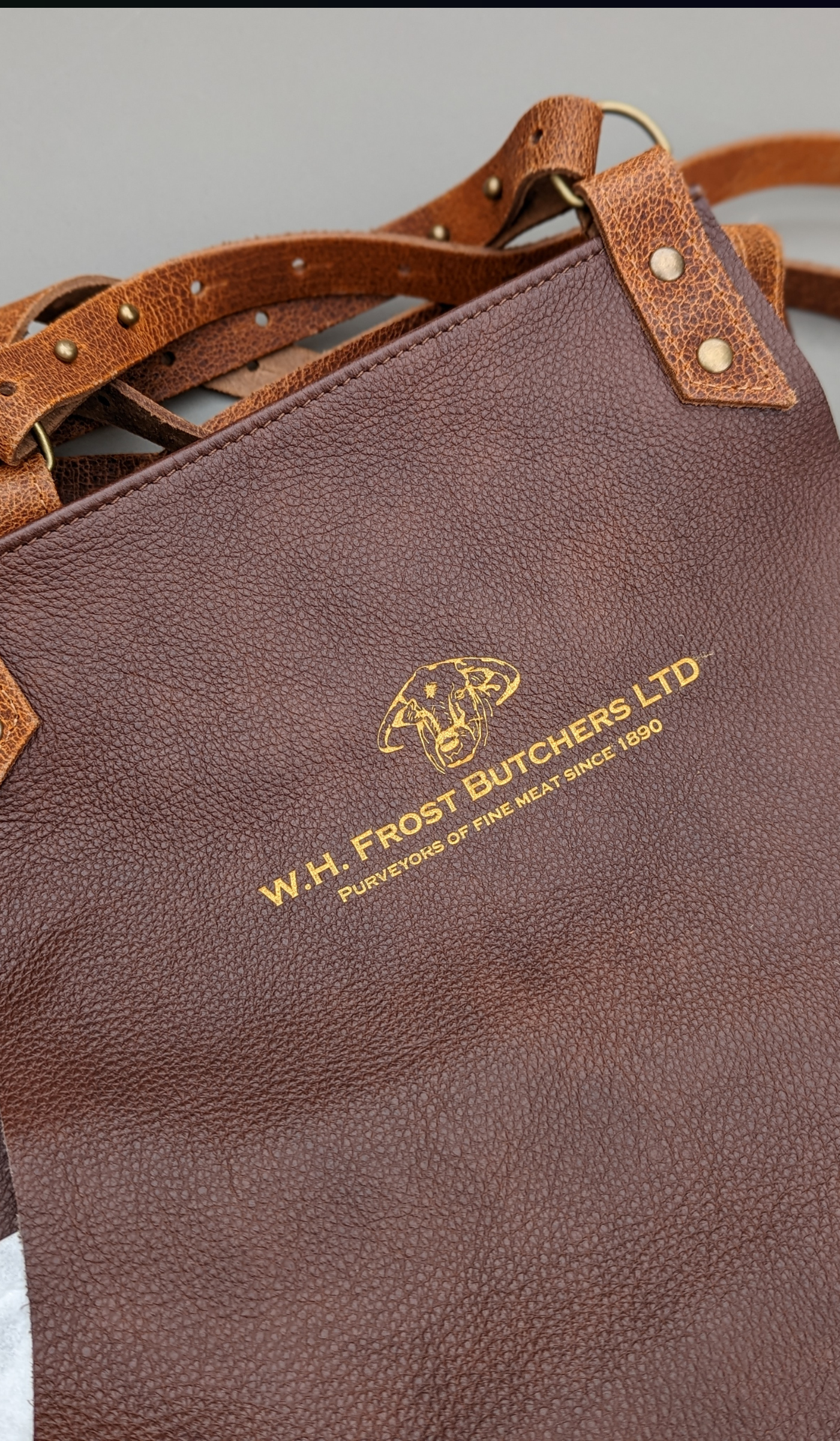 leather apron,leather aprons,leather aprons uk,handcrafted leather aprons,uk aprons