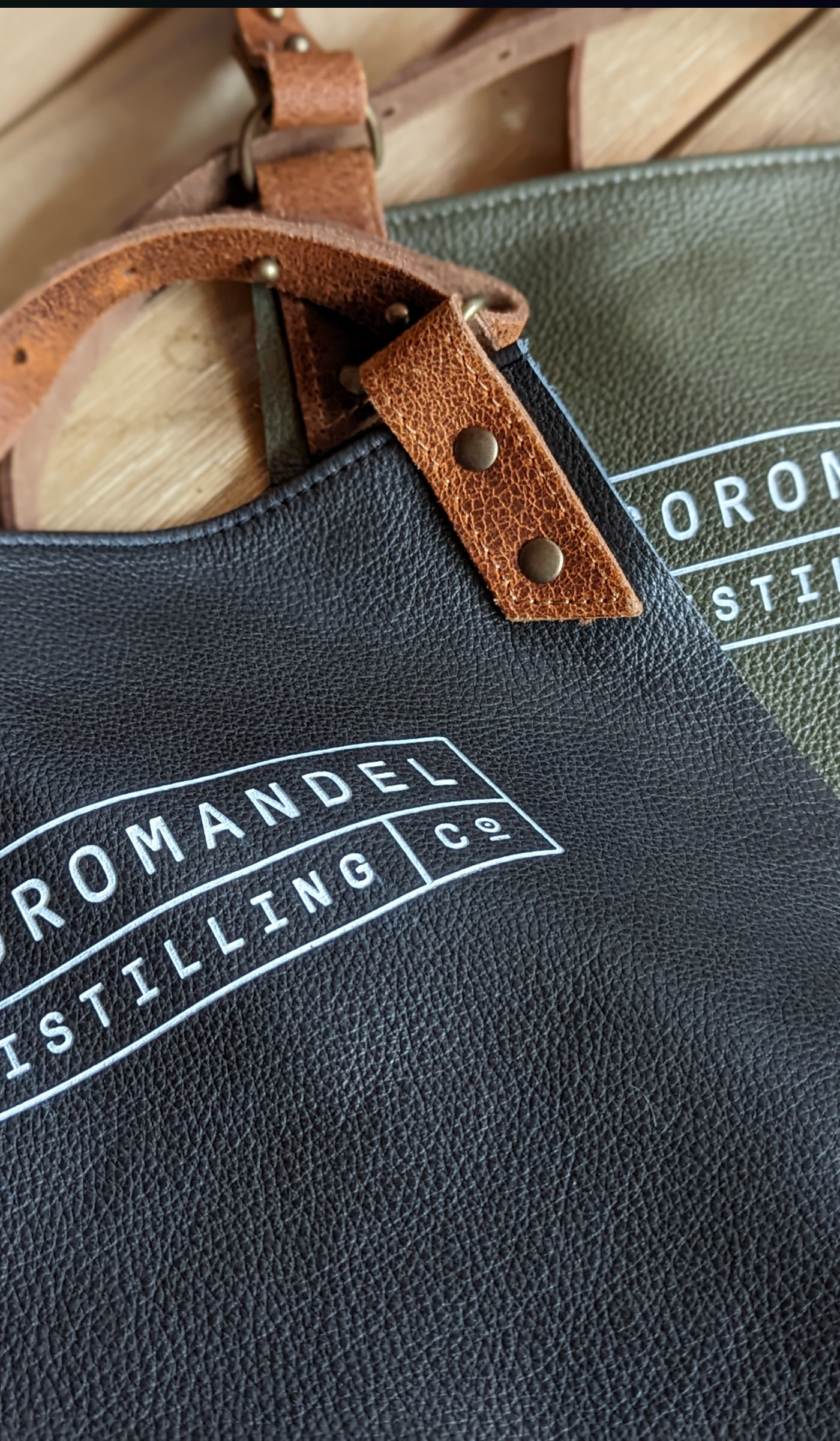 leather apron,leather aprons,leather aprons uk,handcrafted leather aprons,uk aprons