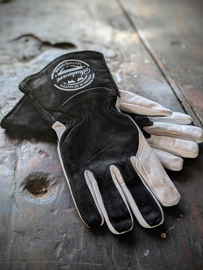 leather apron,leather aprons,leather aprons uk,handcrafted leather aprons,uk aprons