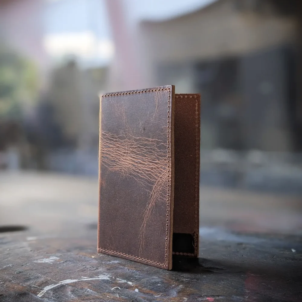 Bill presenter booklet - saddlehide